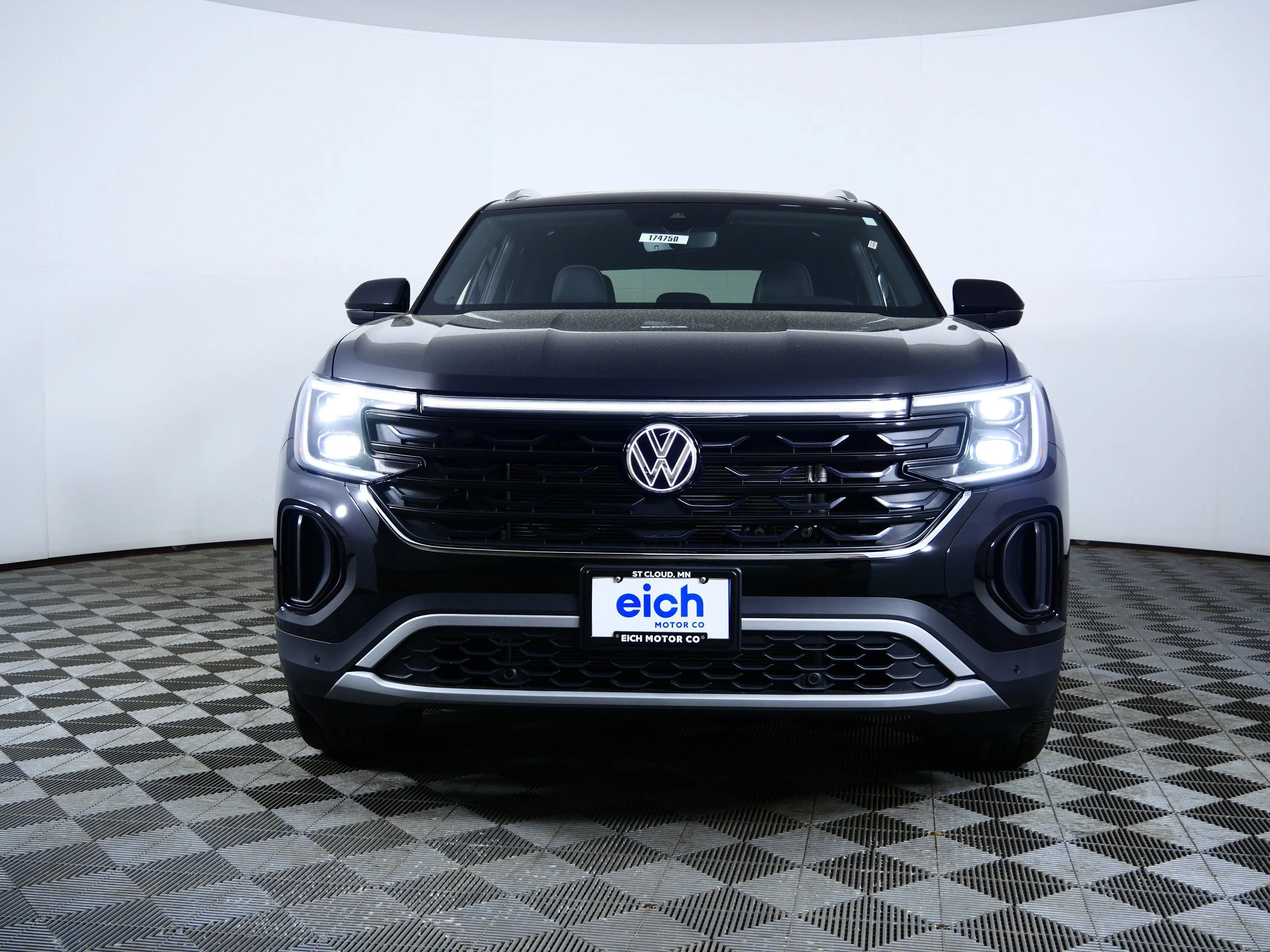 New 2026 Deep Black Pearl Volkswagen 2.0T SE w/Technology image 2