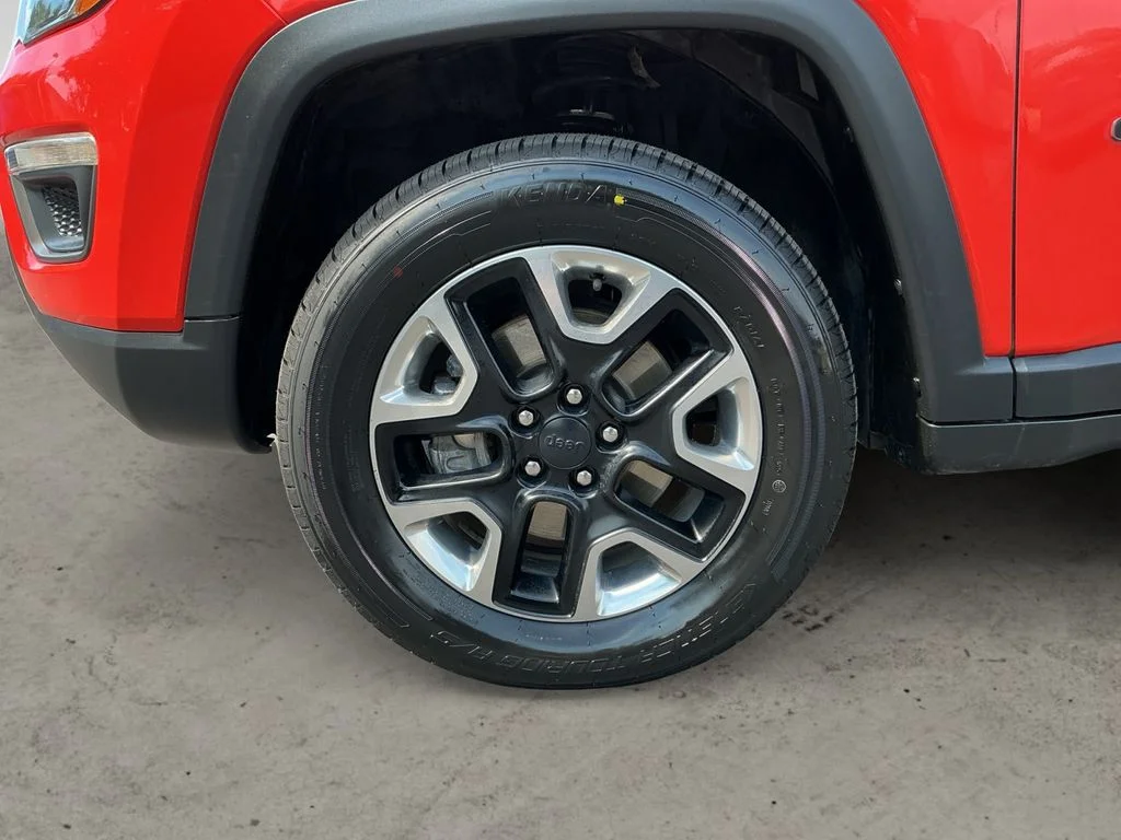Used 2018 Orange Jeep Trailhawk image 9