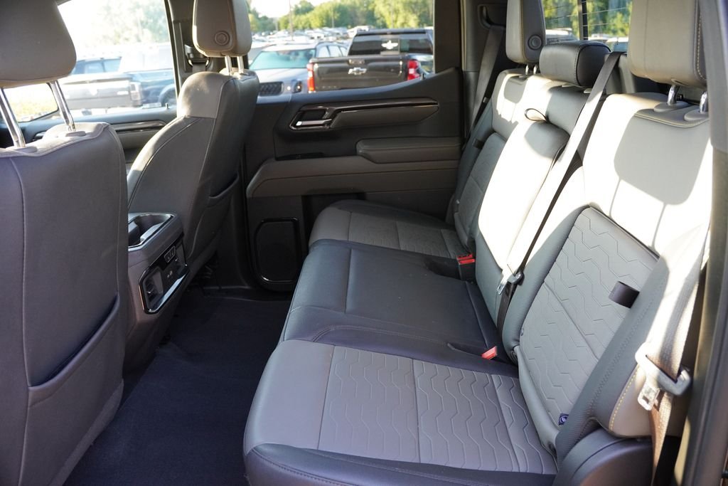Used 2023 Black Chevrolet ZR2 image 18