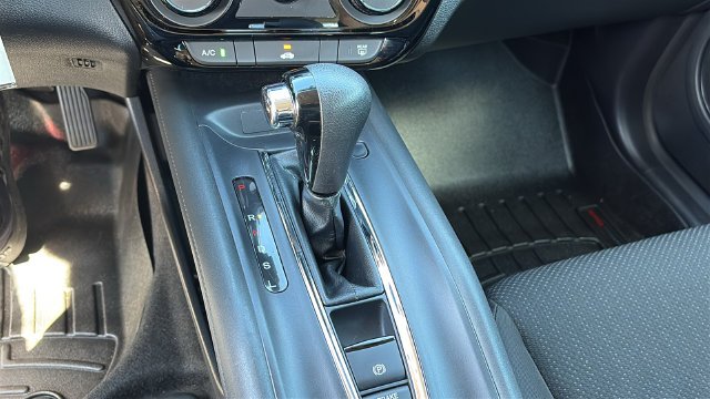 Used 2018 Modern Steel Metallic Honda LX image 19