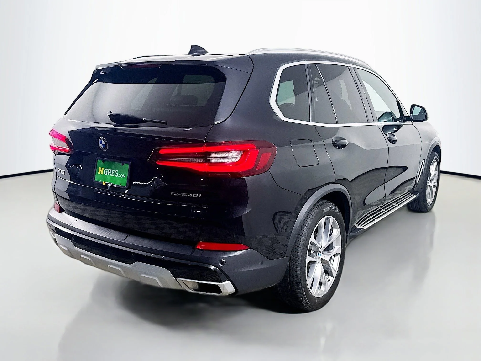 Used 2023 Black Sapphire Metallic BMW sDrive40i image 7