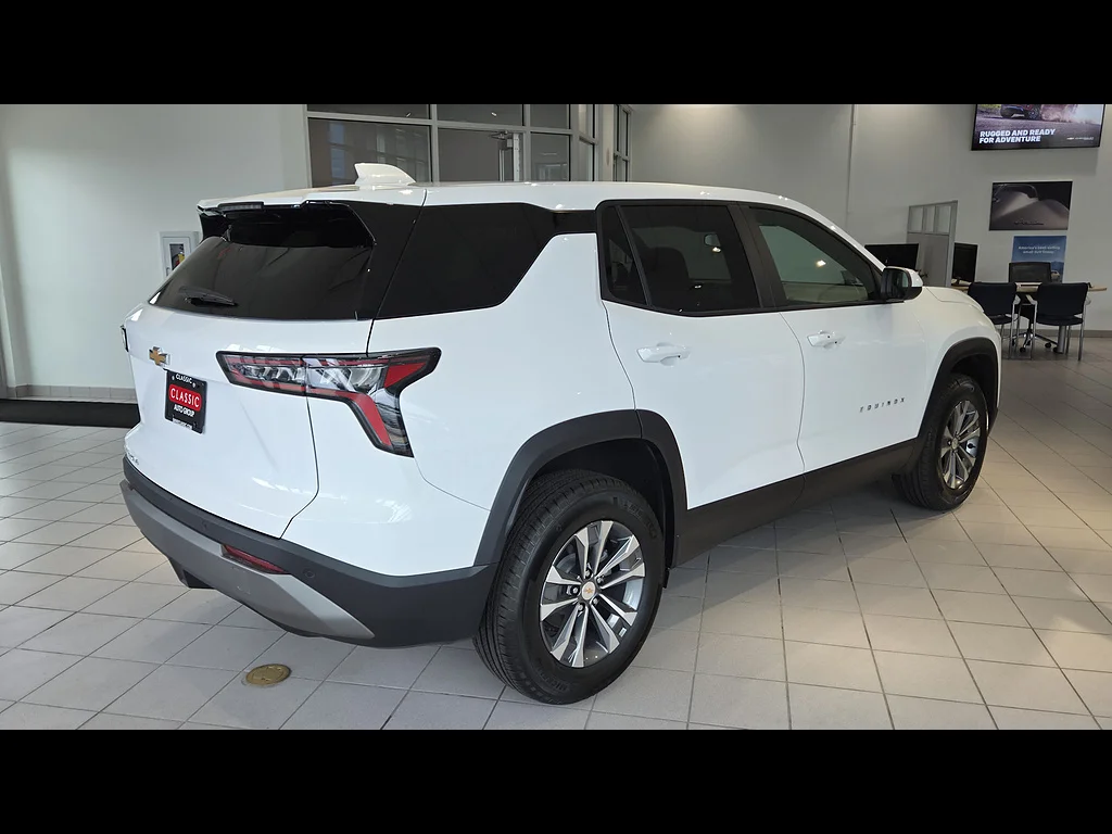 2026 Chevrolet Equinox LT - Photo 8