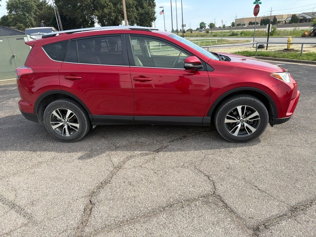 Used 2016 Red Toyota XLE image 5