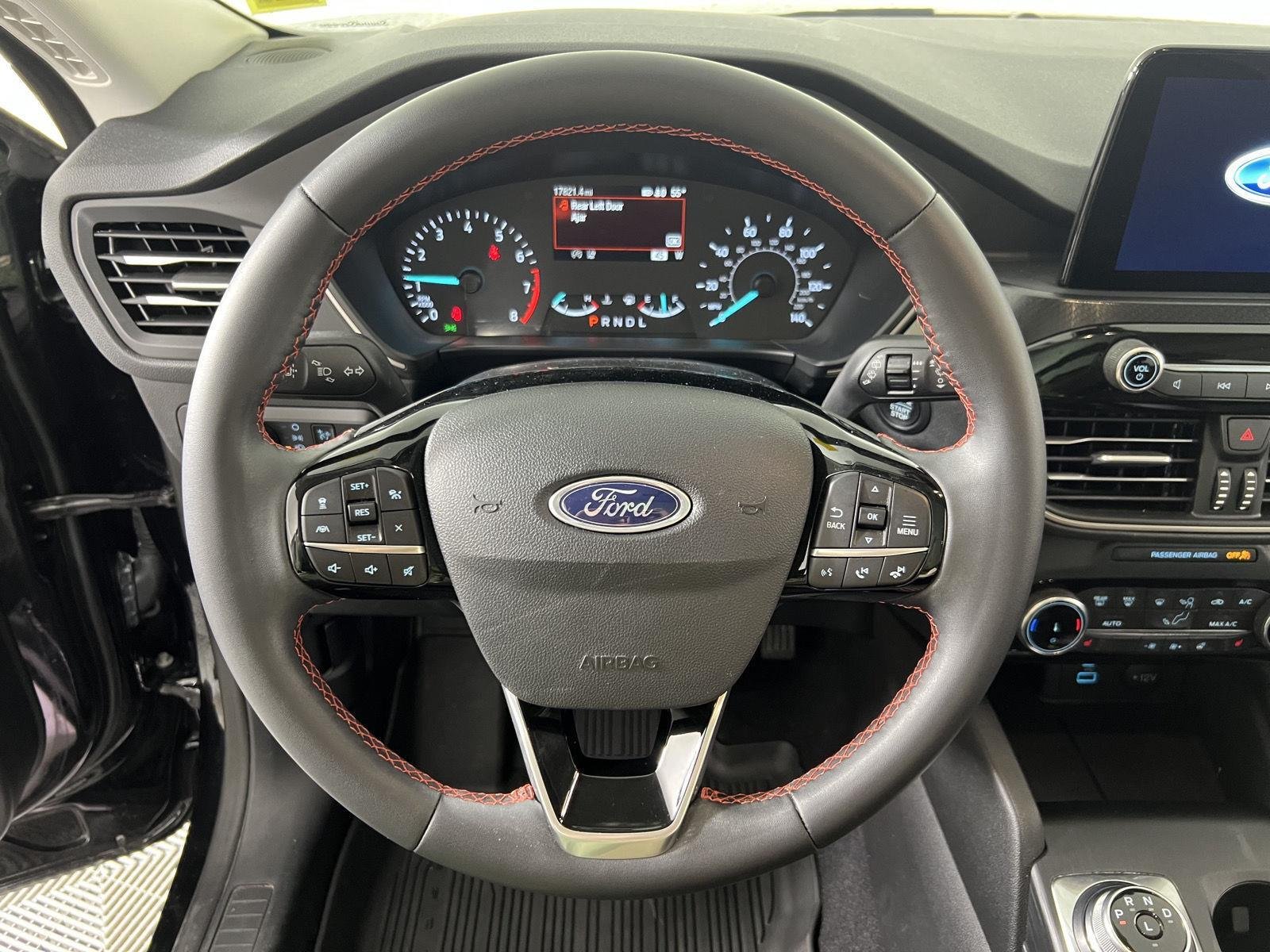 Used 2022 Black Metallic Ford SEL image 14