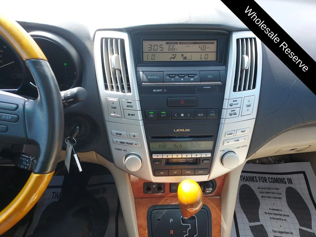 Used 2006 Gold Lexus 400h image 16