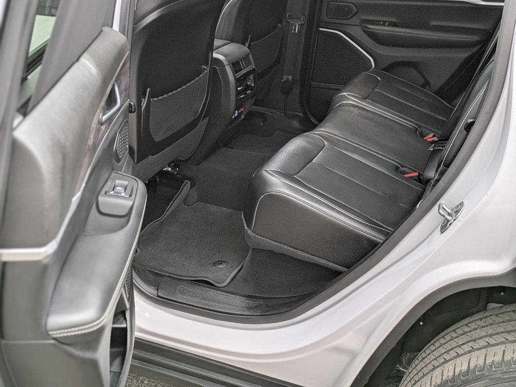 Used 2023 White Jeep 4xe image 28