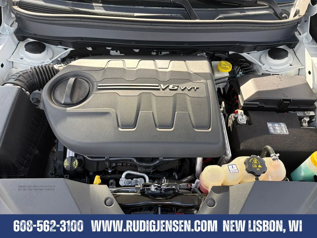 Used 2022 White Jeep Trailhawk image 21