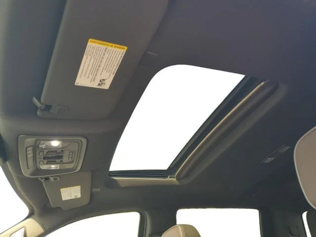 Used 2023 WHITE FROST TRICOAT GMC Denali image 11