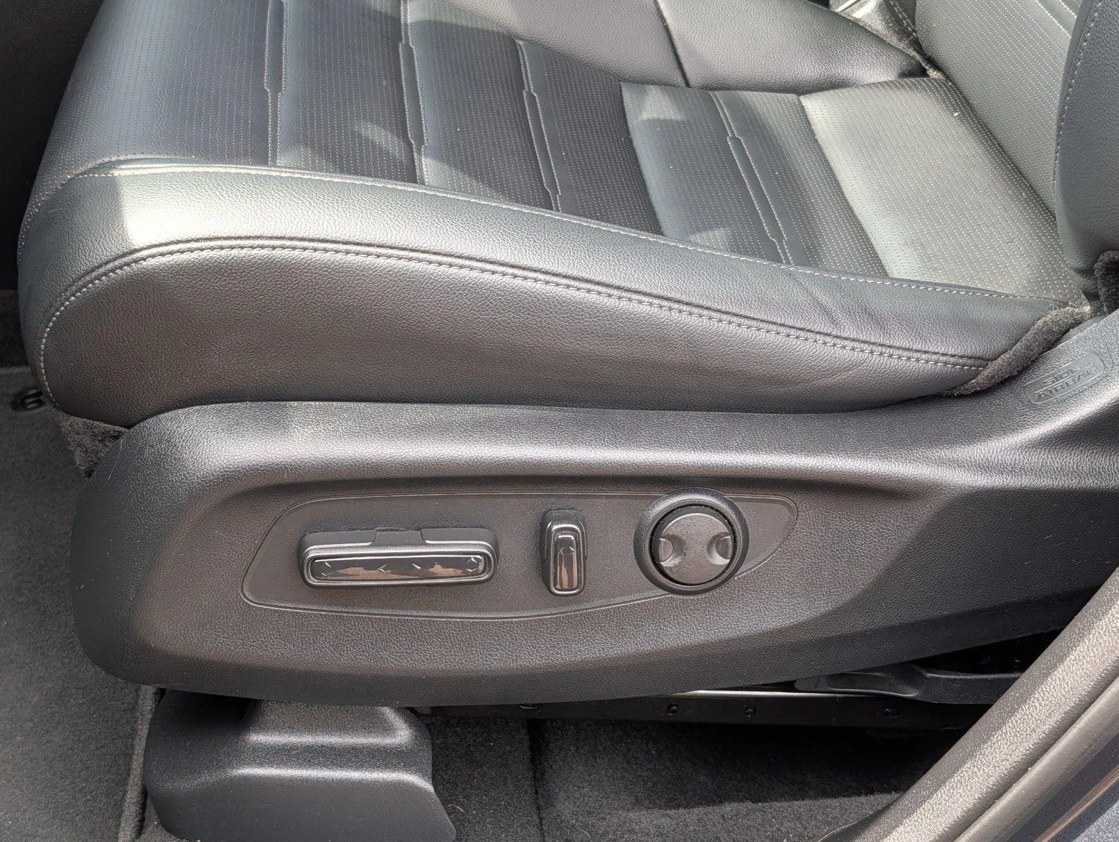 Used 2025 Meteorite Gray Metallic Honda EX-L image 11