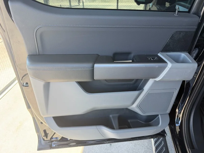 Used 2021 Agate Black Metal Ford XL image 18