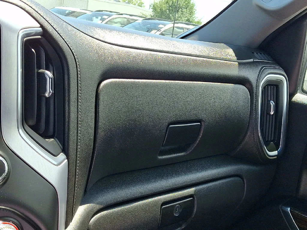 Used 2021 SUMMIT WHITE GMC Elevation image 22