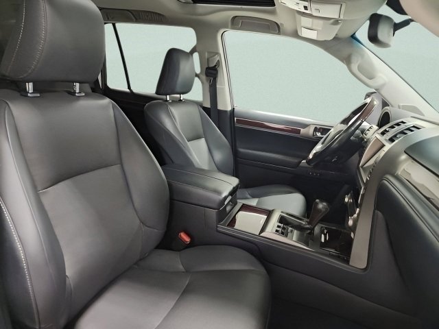 Used 2019 Nightfall Mica Lexus 460 image 16