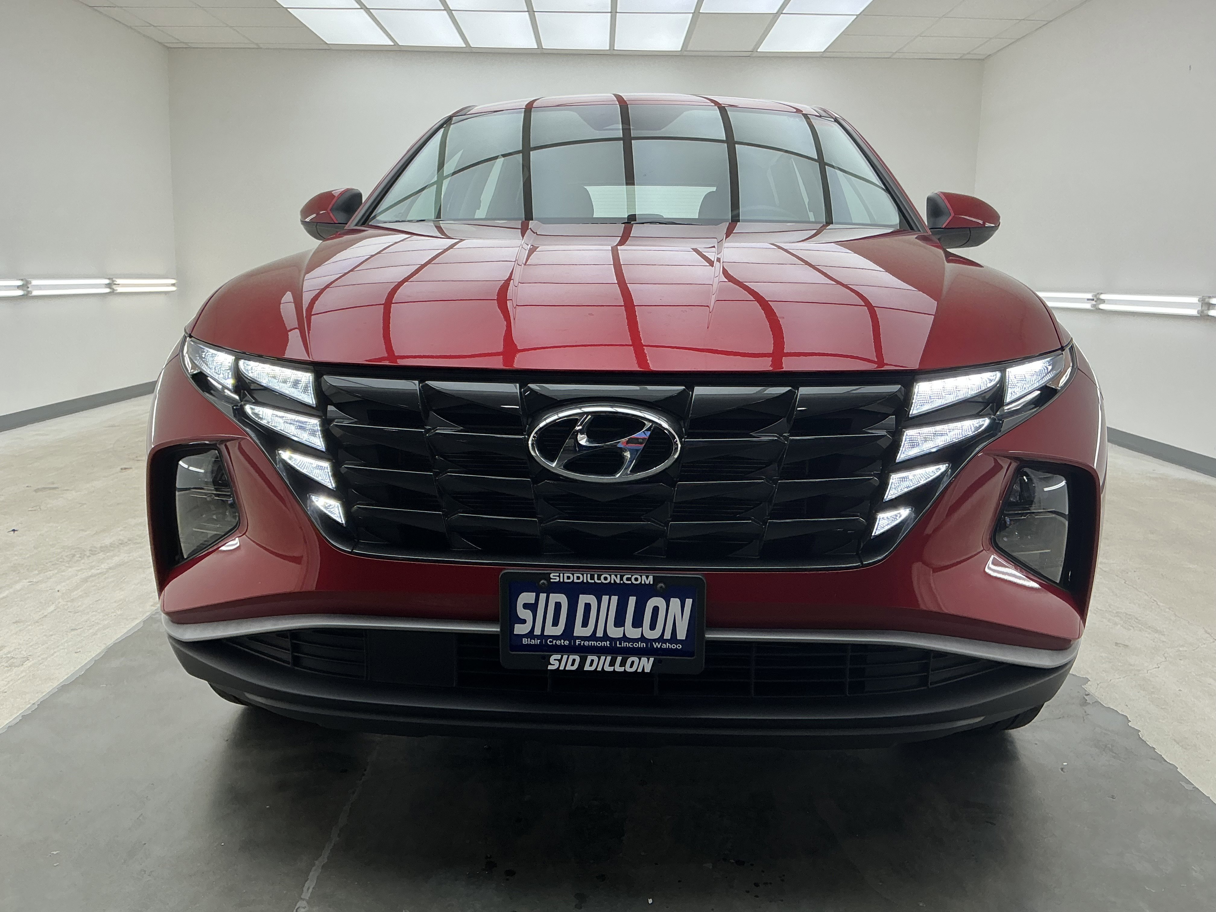 2023 Hyundai Tucson SE - Photo 2