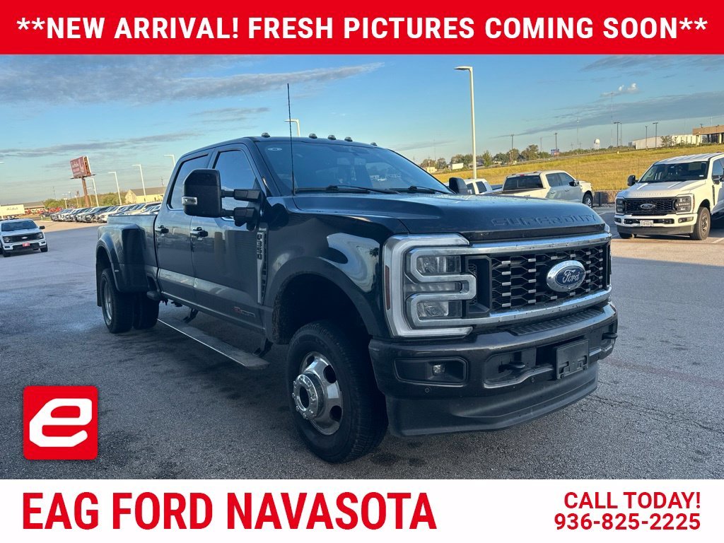 Used 2024 Agate Black Metallic Ford King Ranch image 1