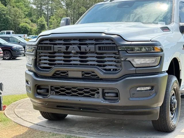 New 2026 Bright White Clear-Coat Exterior Paint RAM Tradesman image 10
