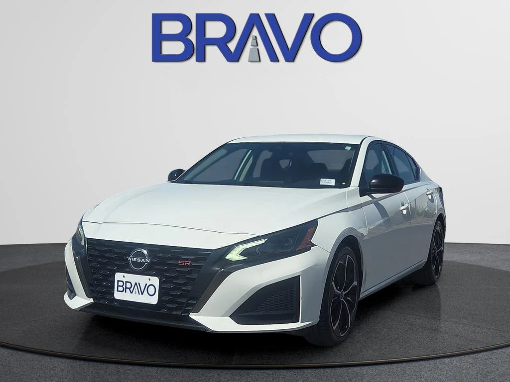 Used 2024  Nissan 2.5 SR image 1