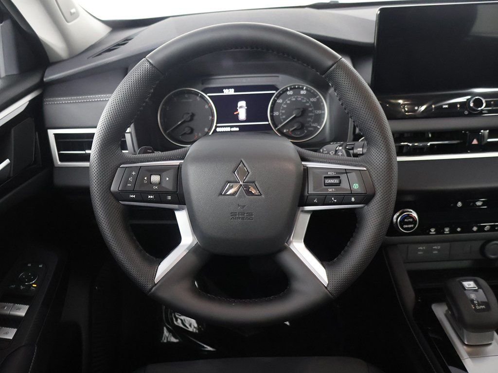 New 2026 Gray Mitsubishi SE image 39