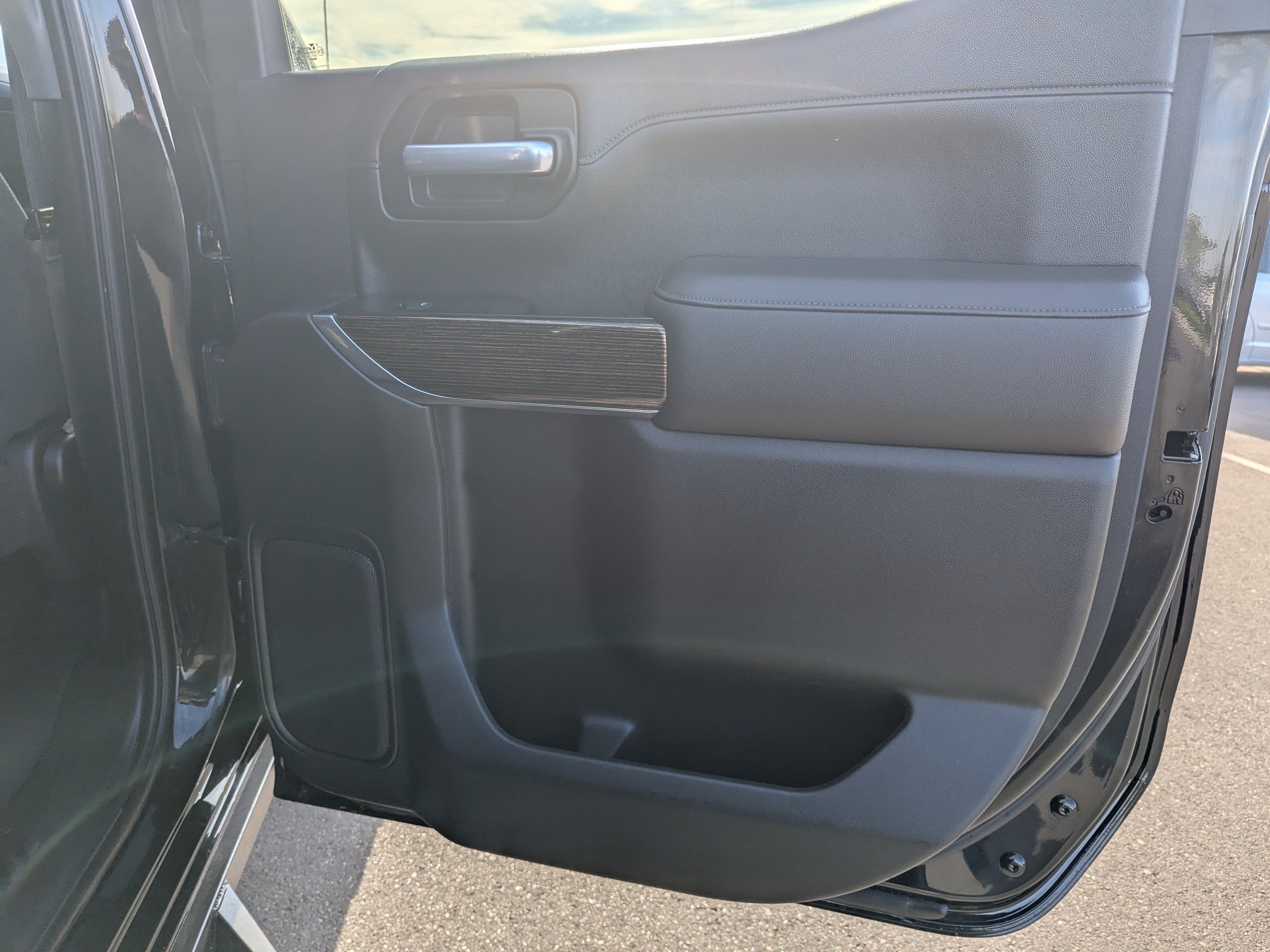 Used 2020 ONYX BLACK GMC Elevation image 35