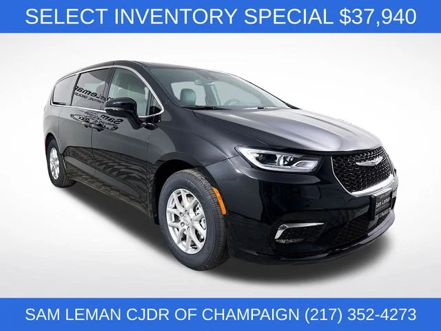 2026 Chrysler Pacifica Select's photo