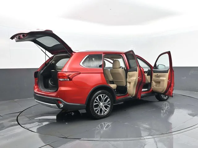 Used 2018 Red Mitsubishi GT image 32