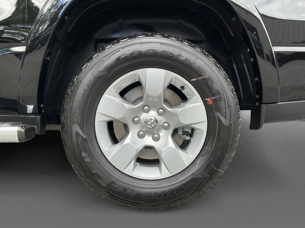New 2026 Diamond Black Crystal Pearlcoat RAM Big Horn/Lone Star image 15