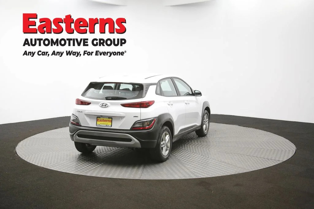 Used 2022 White Hyundai SE image 36