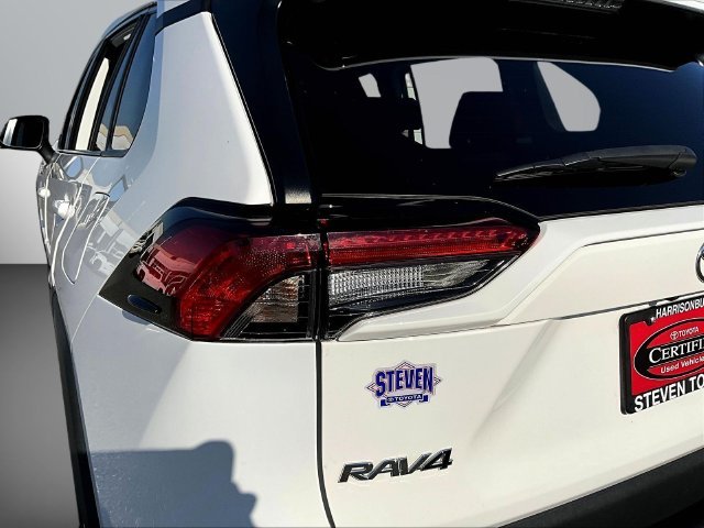 Used 2024 White Toyota LE image 27