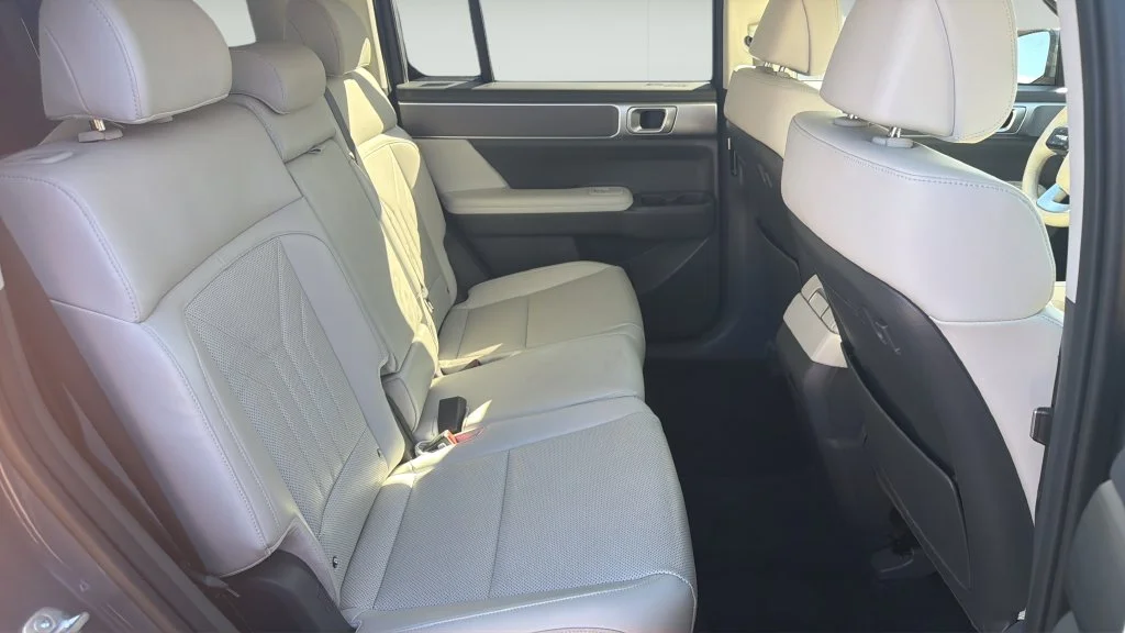 Used 2025 Gray Hyundai SEL image 11