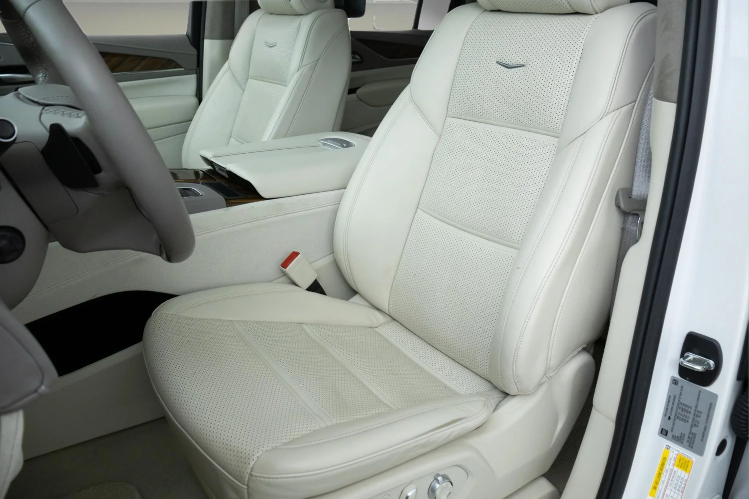 Certified Used 2024 White Cadillac Sport Platinum image 13