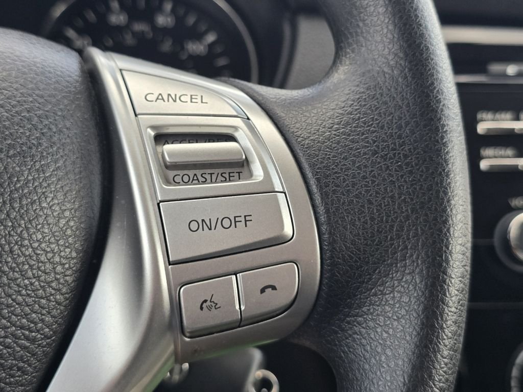Used 2016 Silver Nissan S image 30