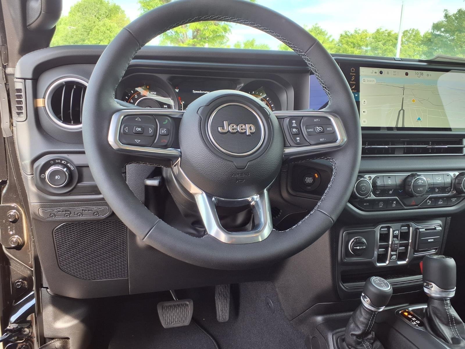 New 2026 Black Clear-Coat Exterior Paint Jeep Sahara image 17