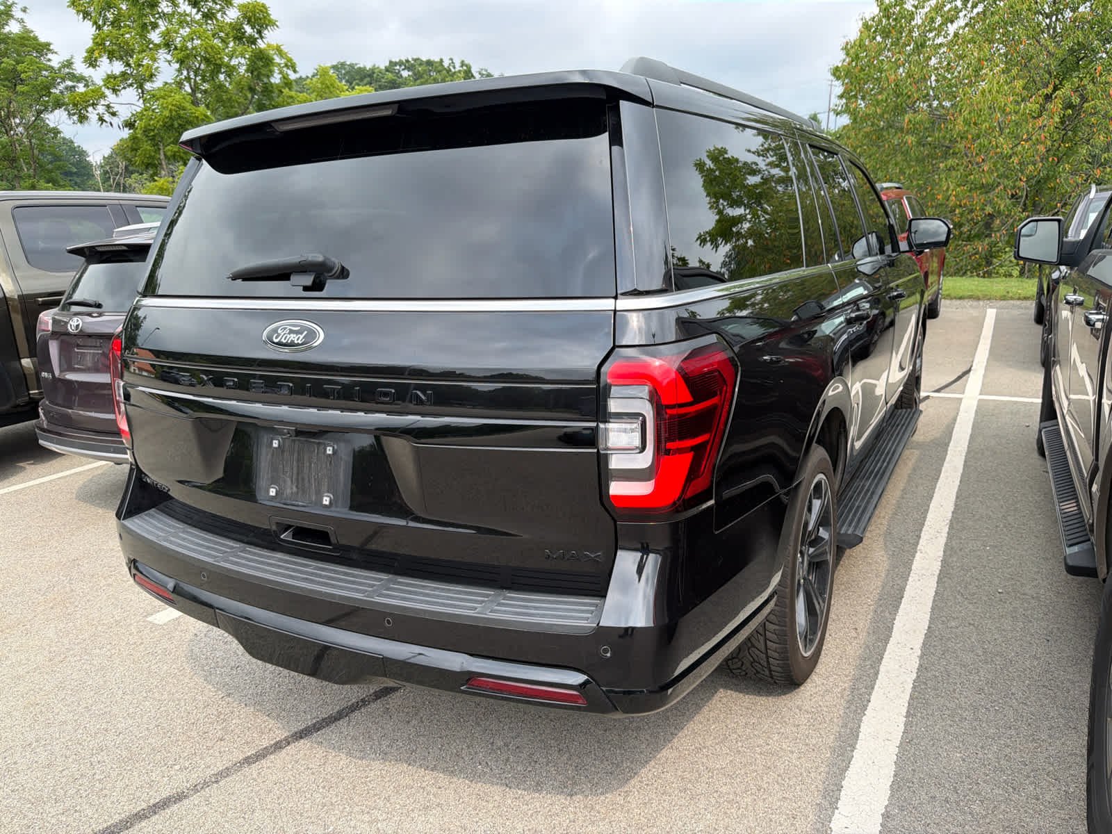 Used 2022 Agate Black Metallic Ford Limited image 7