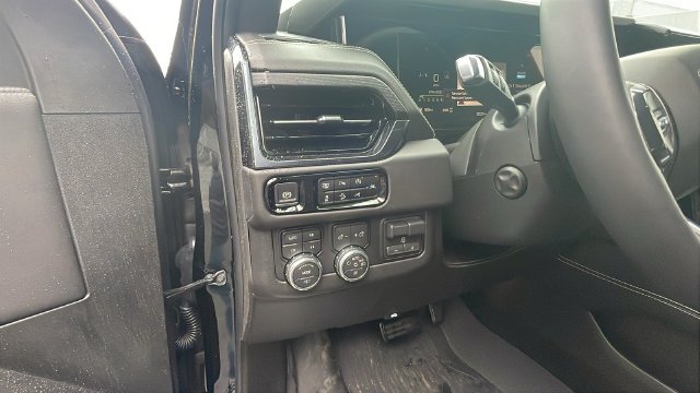 2026 GMC Yukon AT4 Ultimate - Photo 12