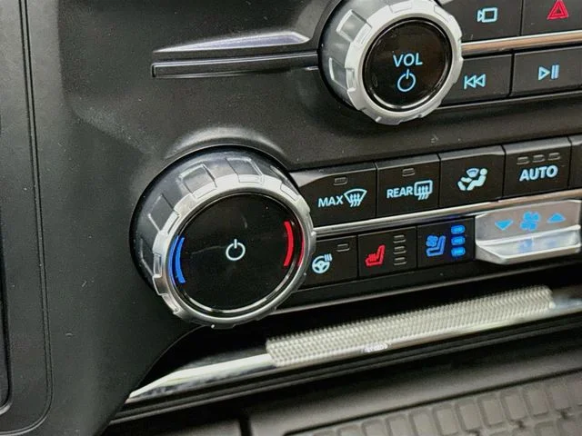 Used 2025 Blue Metallic Ford King Ranch image 21