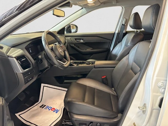 Used 2024 White Nissan SL image 9