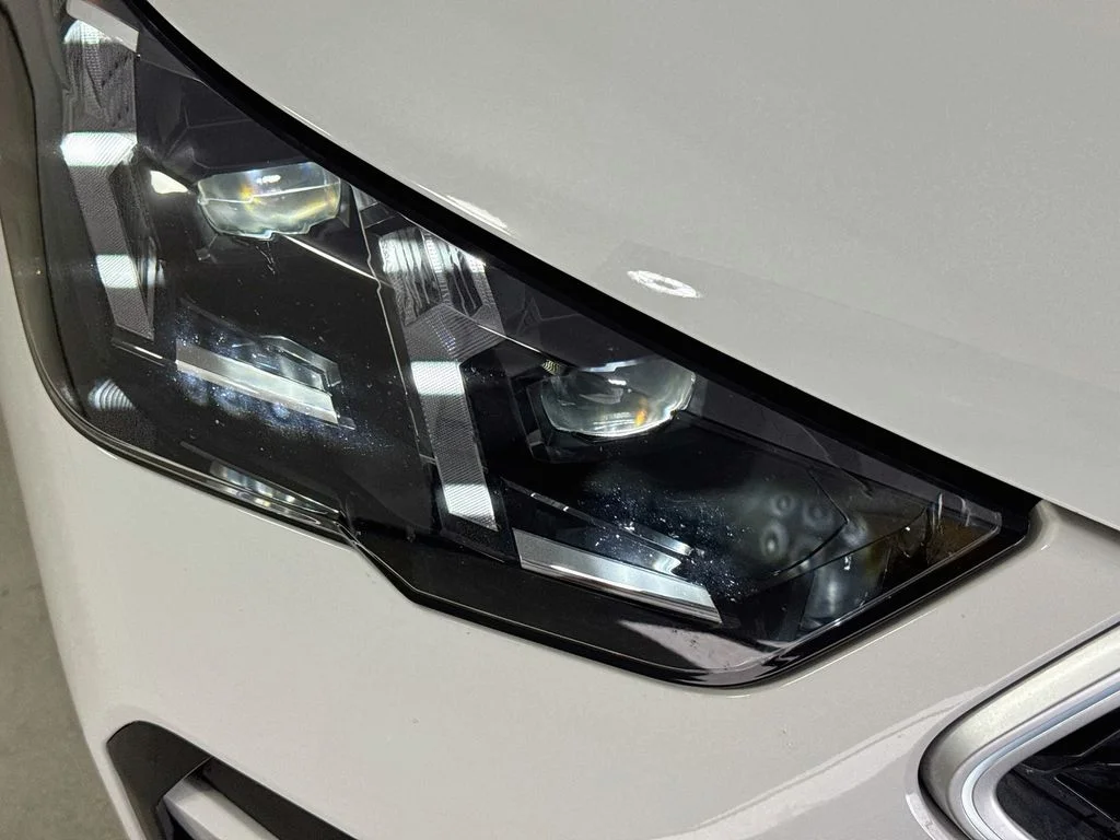 Used 2025 White BMW xDrive28i image 40