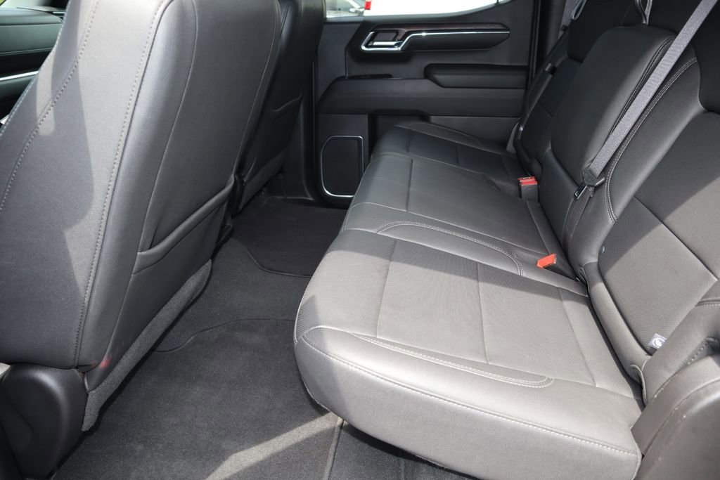 2024 GMC Sierra 1500 SLT - Photo 17