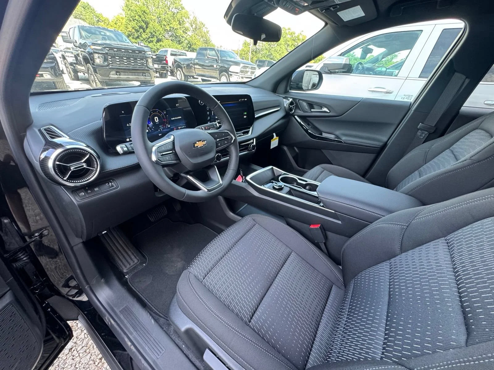 2027 Chevrolet Equinox LT - Photo 15