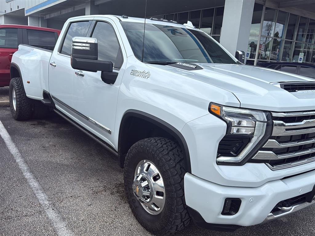 2026 Chevrolet Silverado HD High Country 4WD Crew Cab Long Box DRW's photo