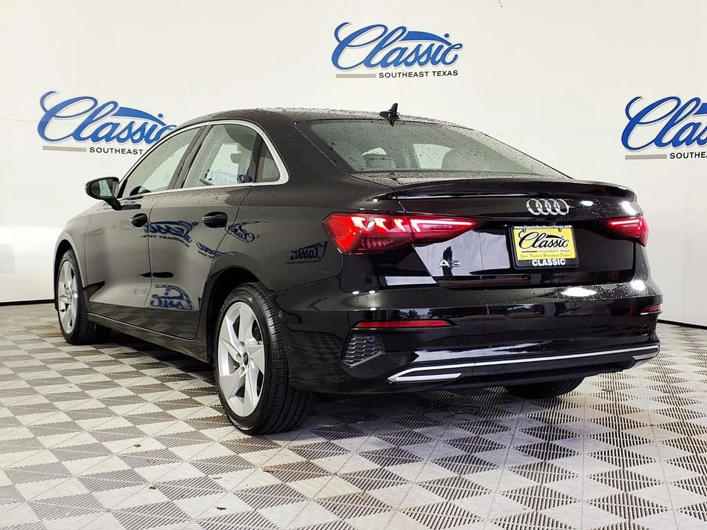Used 2024  Audi 40 Premium image 2