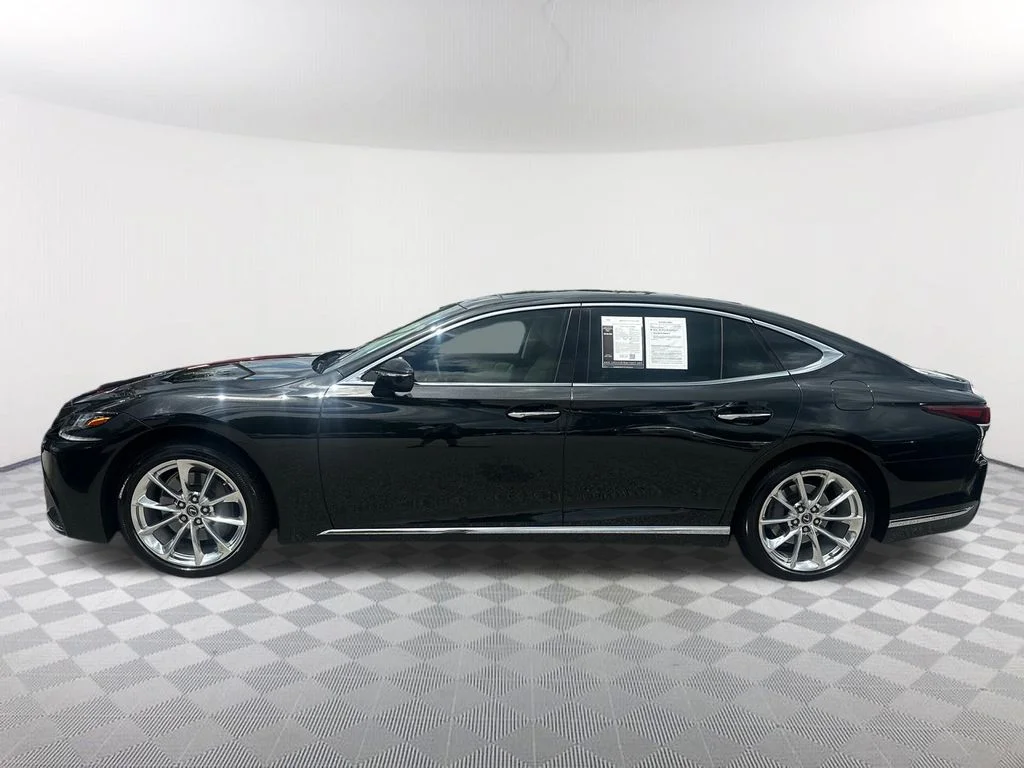Used 2018  Lexus 500 Base image 8