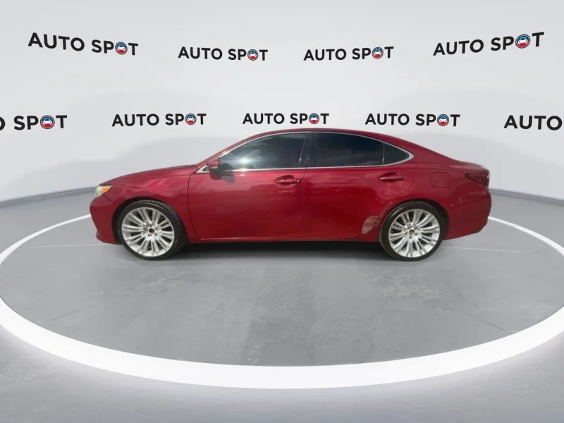 Used 2015 Red Lexus  image 5