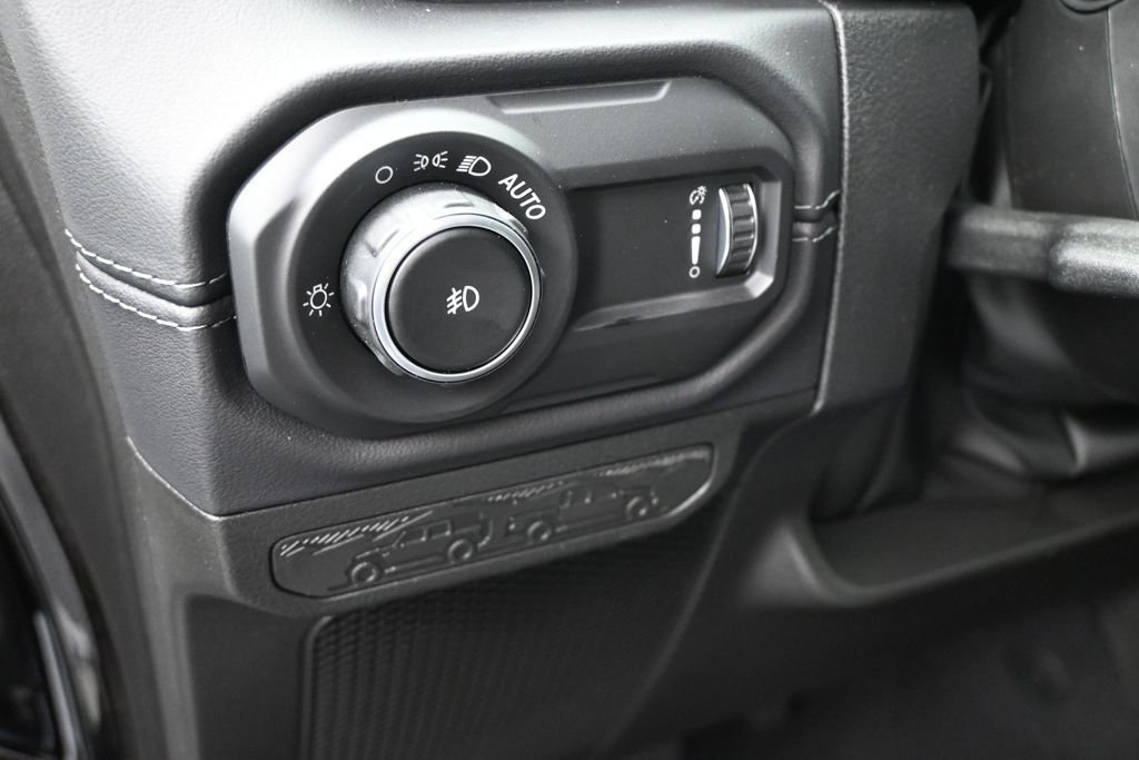 New 2026 Black Clear-Coat Exterior Paint Jeep Sahara image 21