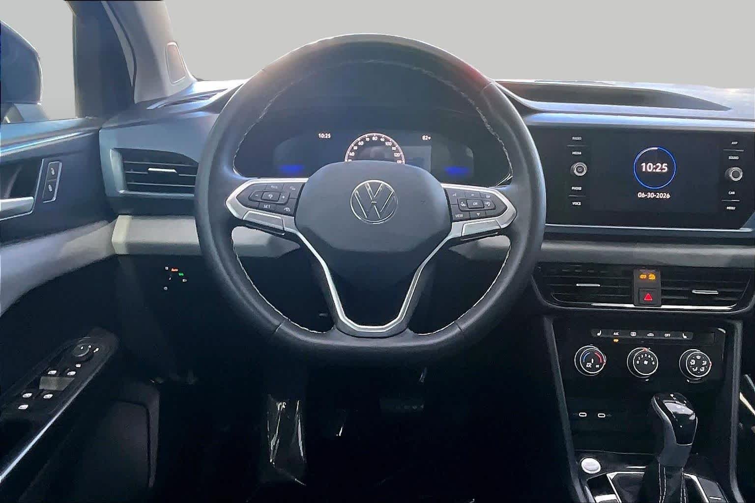 Certified Used 2023 Dusk Blue Metallic Volkswagen SE image 6
