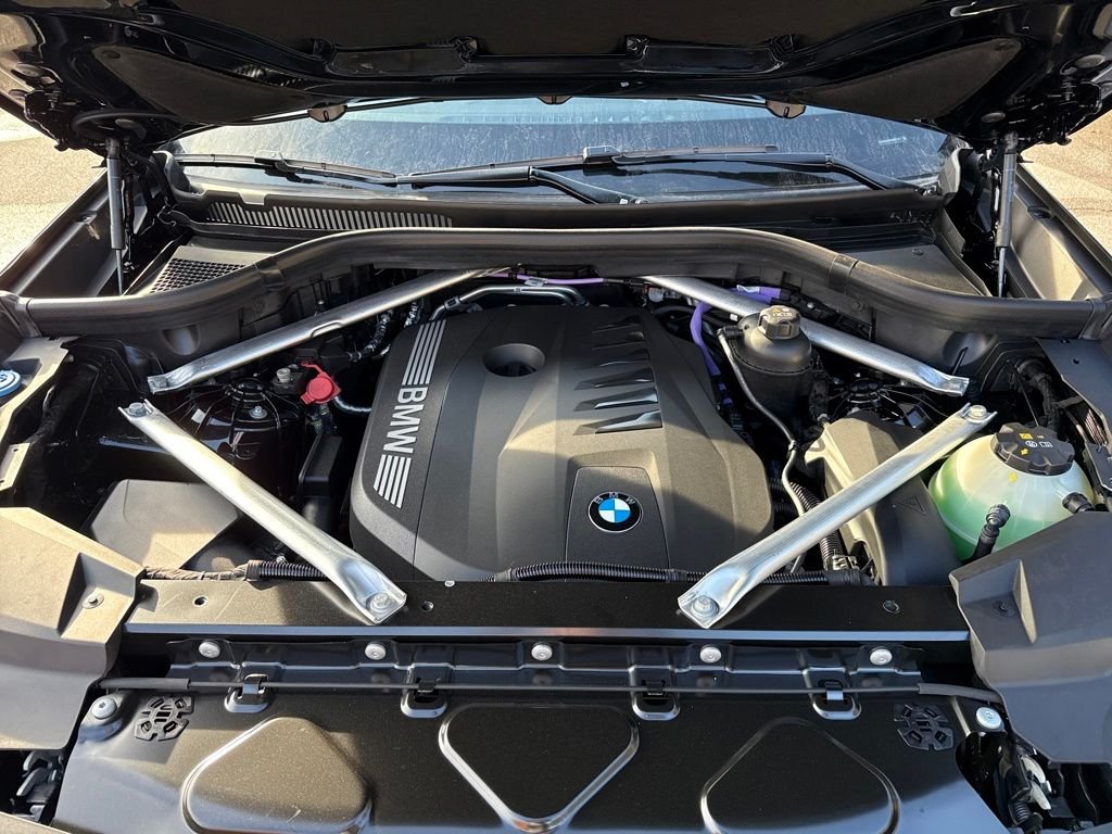 New 2026 Black BMW xDrive40i image 32