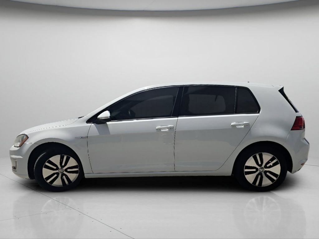 Used 2016 Pure White Volkswagen SE image 21