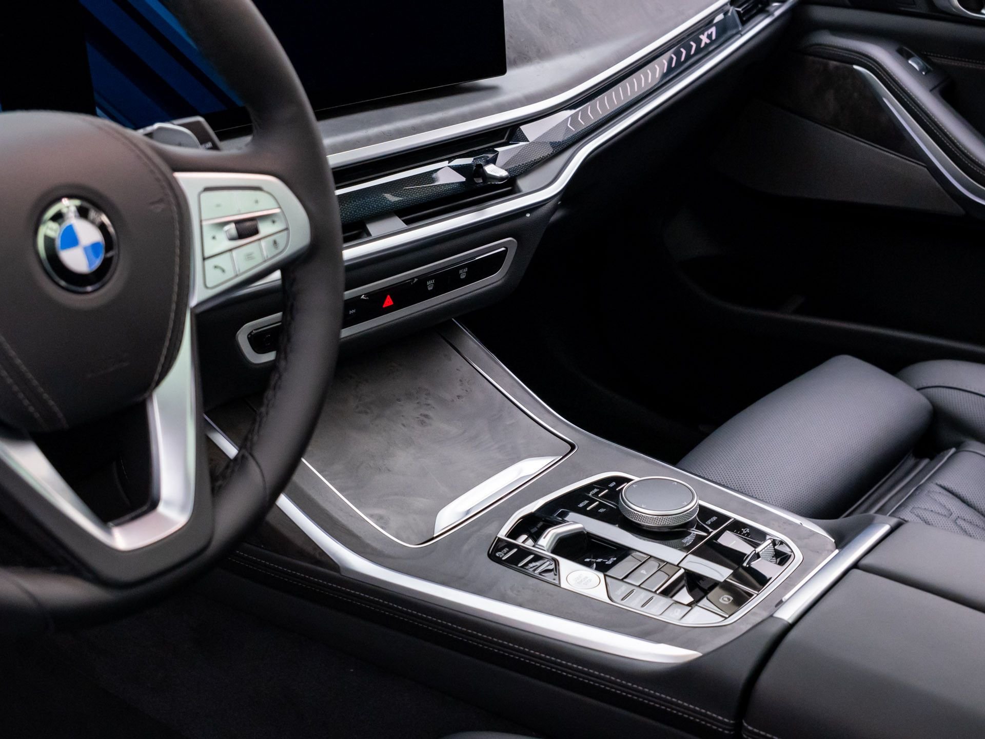 New 2026 Mineral White Metallic BMW xDrive40i image 13