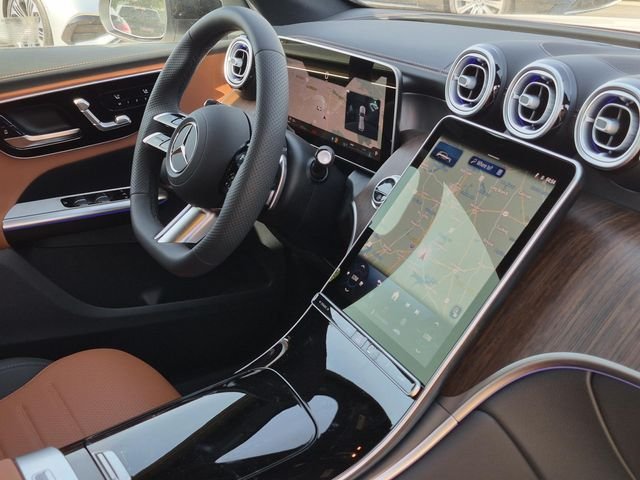 New 2026 Polar White Mercedes-Benz GLC 300 image 12
