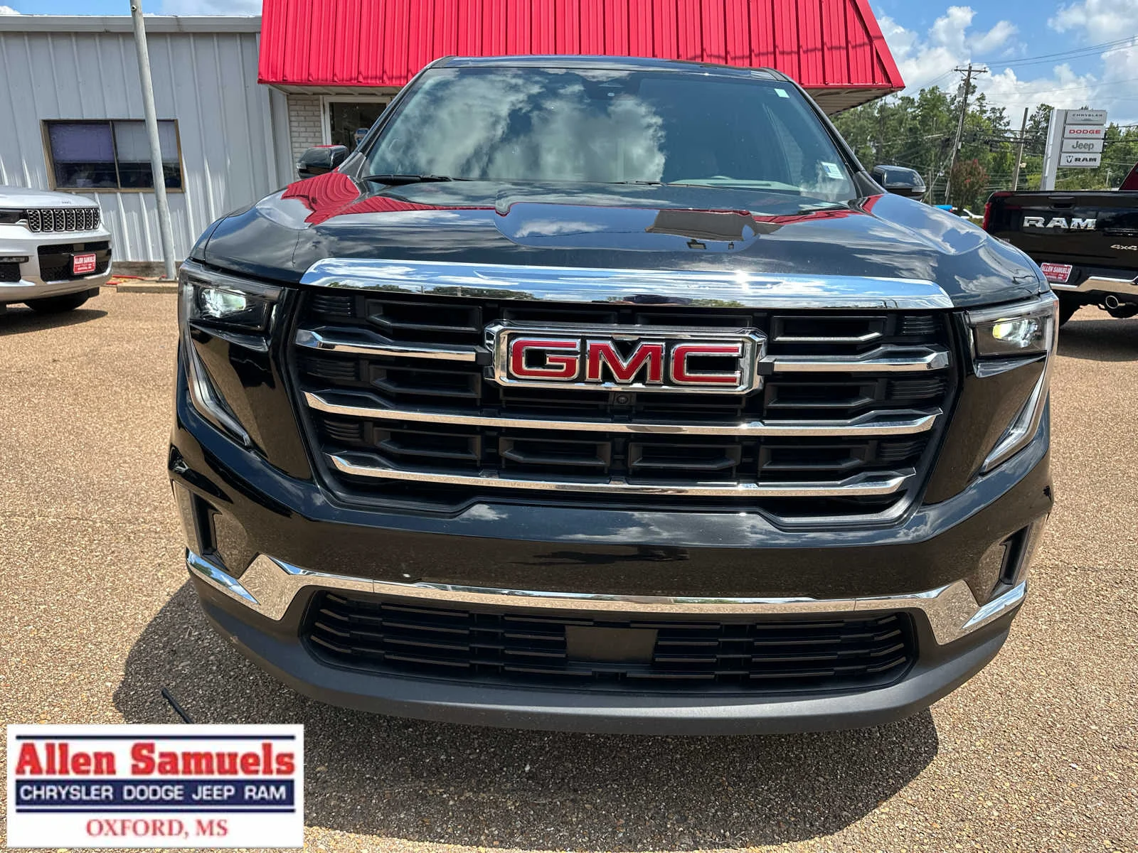 Used 2026 Ebony Twilight Metallic GMC FWD Elevation image 9