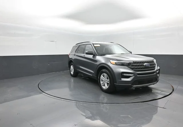 Certified Used 2024 Gray Metallic Ford XLT image 2